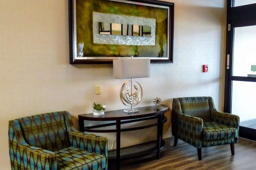 Clarion Pointe Harrisonburg Hotel Interior photo